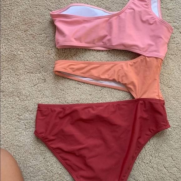 Shein suit - Picture 2 of 2